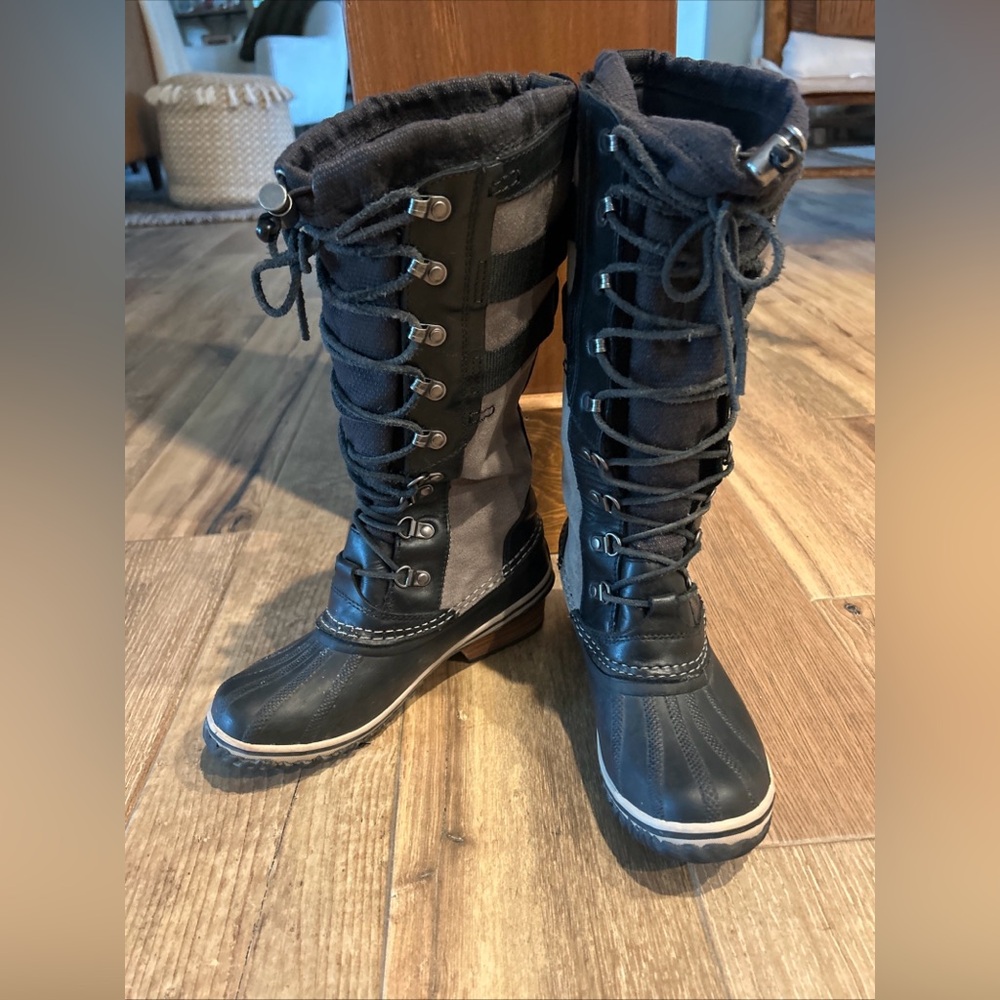 Sorel Conquest Carly II Tall Winter Boots Black Taupe Women’s Size 7